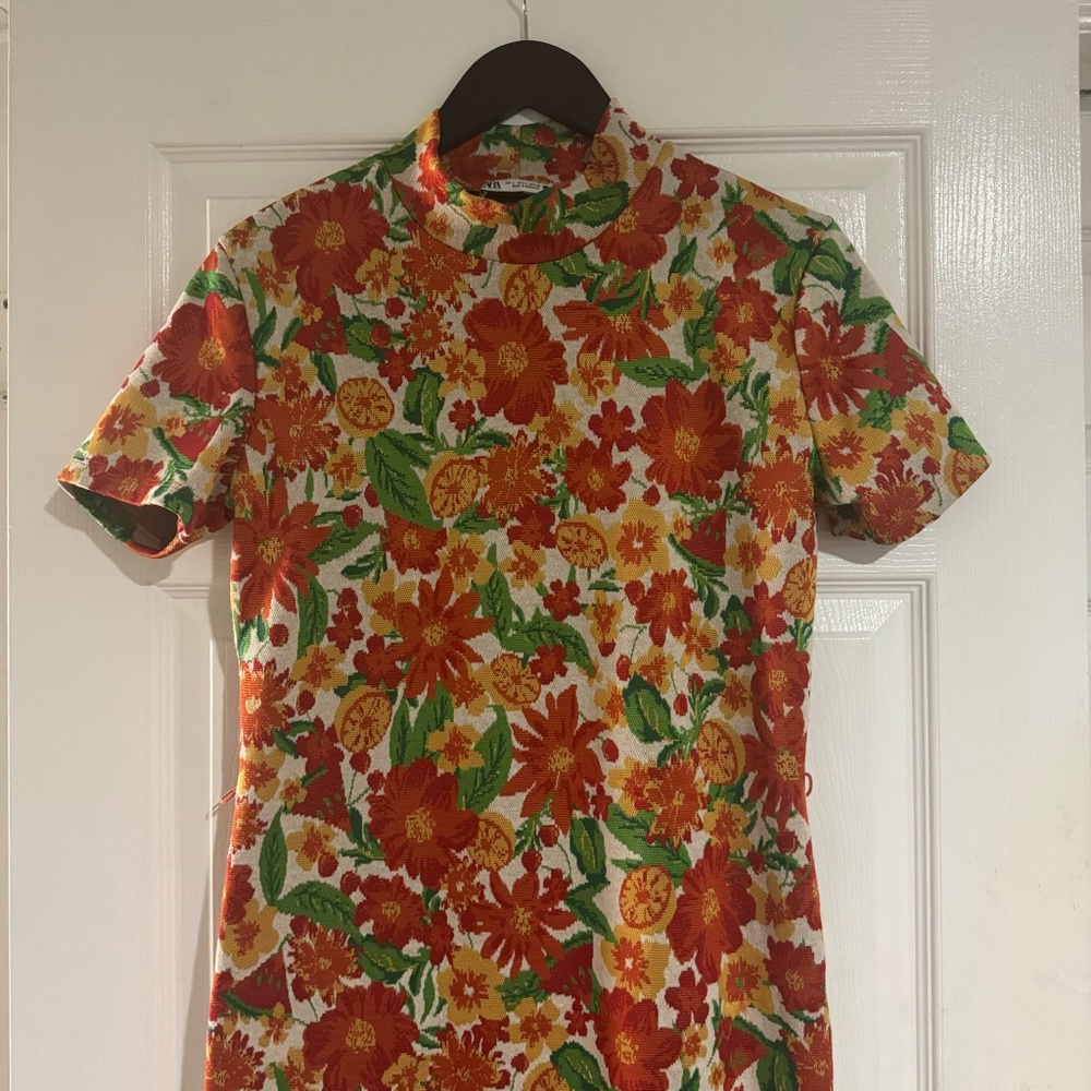 Zara • Midi Dress • Floral • Short Sleeve • Large - Picture 2 of 14